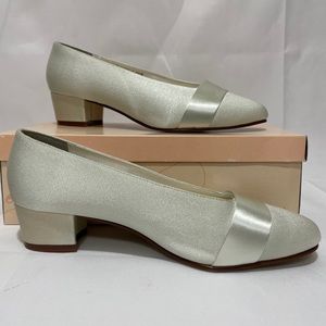 Michaelangelo Dyed Light Mint Green Heels Size 8W